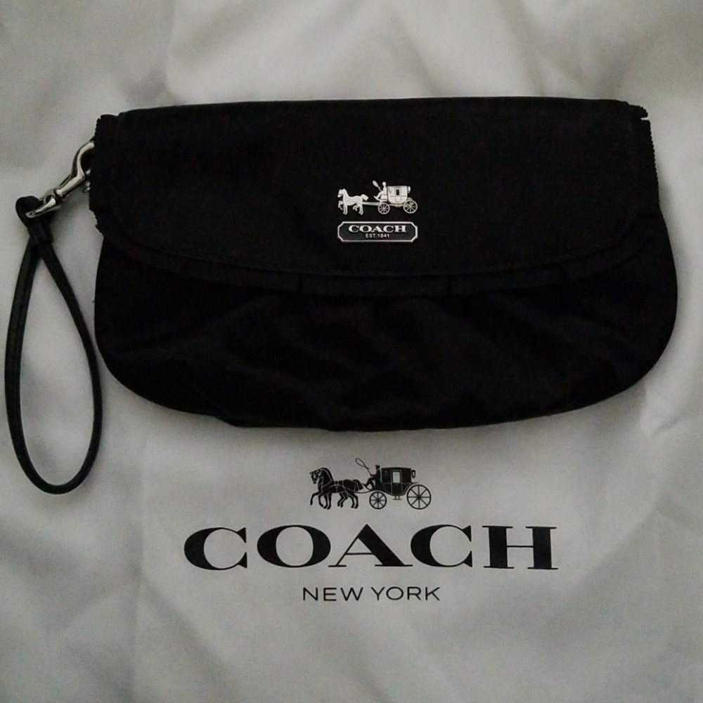 Coach Clutch